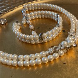 Faux Pearl Choker Necklace And Bracelet 