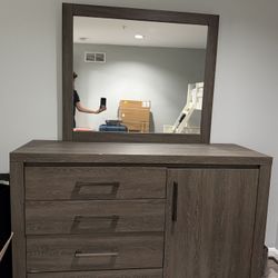 Gray 4-Drawer Dresser with Cabinet – Good Condition