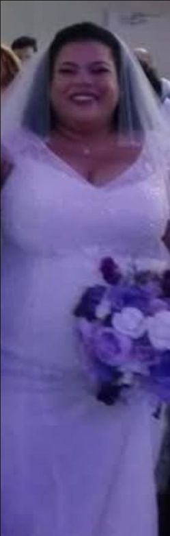 Plus Size White Lace Wedding Dress with Veil