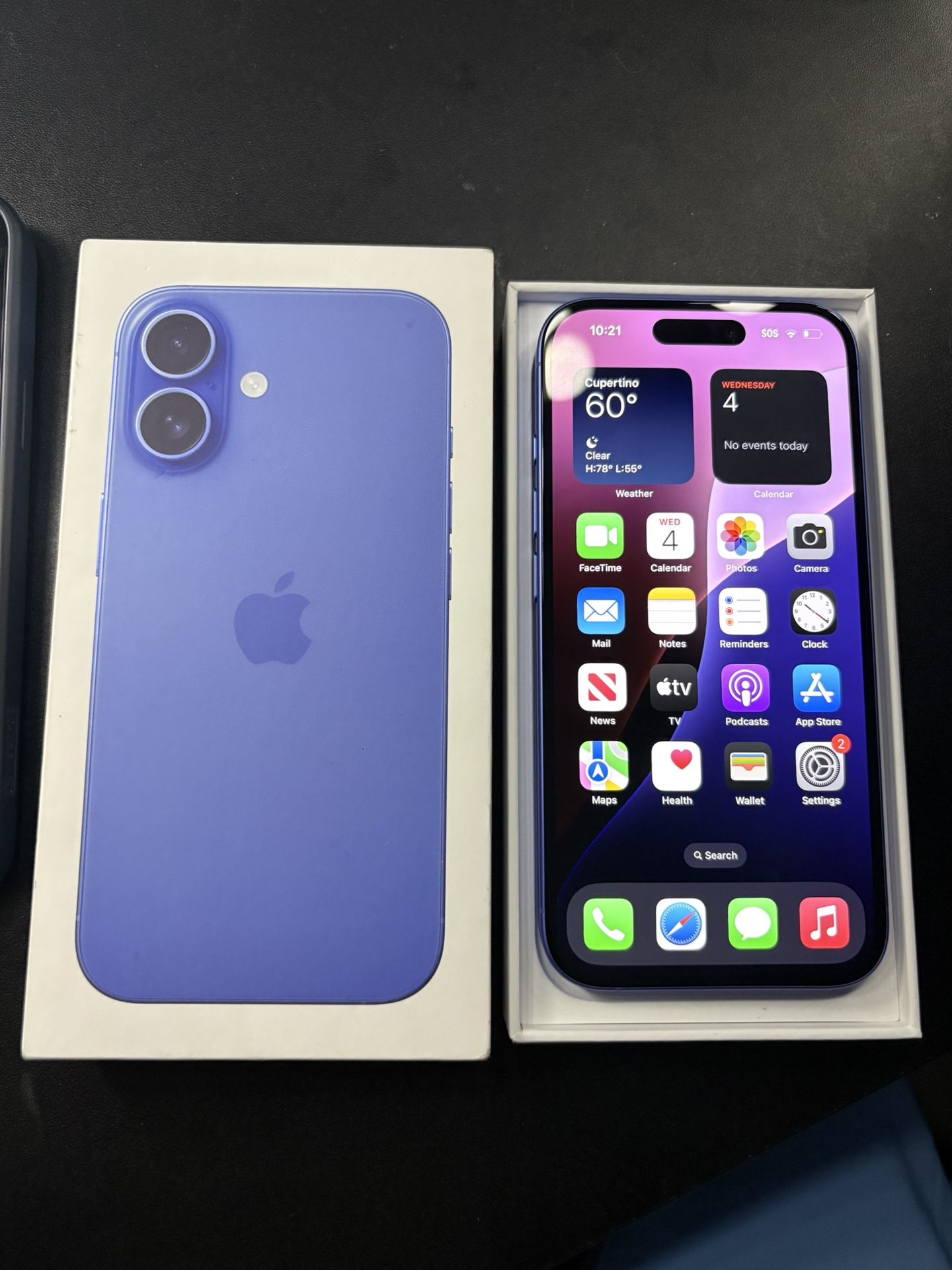 iPhone 16 (blue)