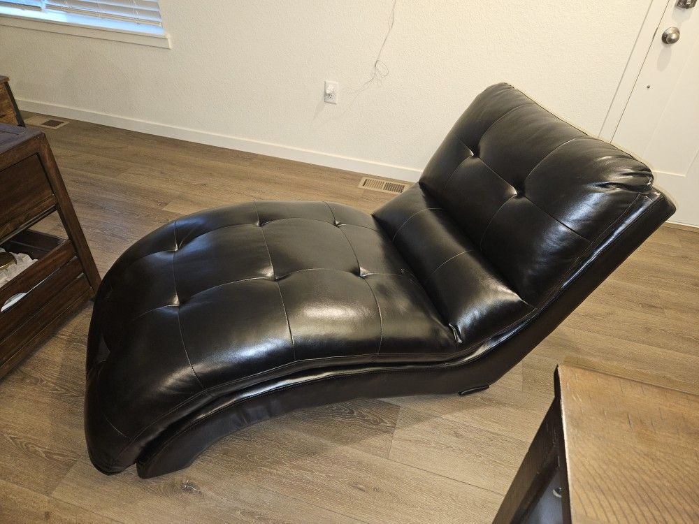 Black Chaise Lounge (Brand New)