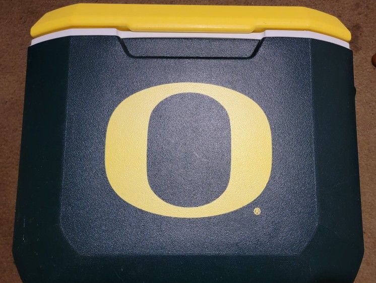 Coleman Oregon ducks chest cooler