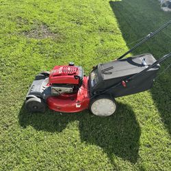 Troy-Bilt 21” Self-Propelled Lawn Mower – Briggs & Stratton 190cc 