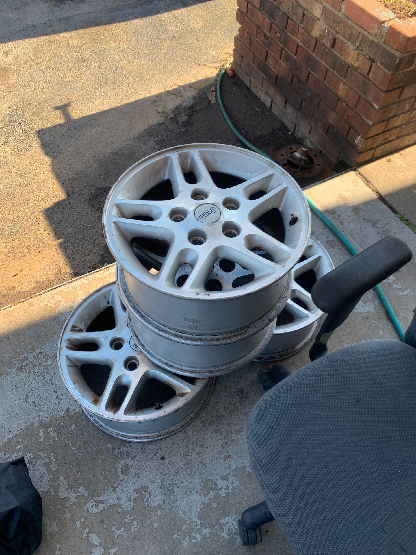 Jeep rims 5x127 16 inch