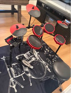 Alesis Nitro mesh 8 pc drum set fully assembled
