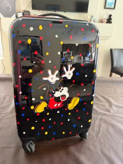 Mickey Mouse rolling suite case