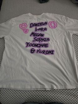 KATSEYE x Kuromi Women’s Large Graphic T-Shirt White Sanrio HYBE K-Pop NWT
