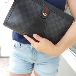 Authentic Vintage Gucci GG Monogram Supreme Sherry Web Ophidia Clutch Crossbody Bag