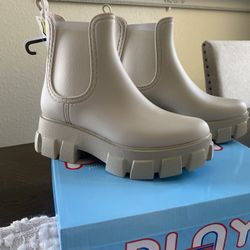  Rain Boots -  Cream Color Sz 6