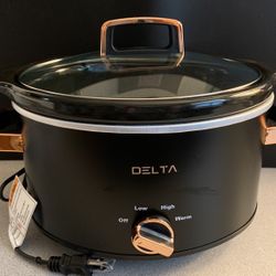 Delta 4 Quart Slow Cooker w/ Removable Inner Ceramic Pot - Never Been Used - In Original Box