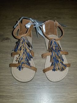 Brand new Old Navy Toddler girls sandles size 7.