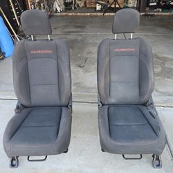 Jeep Gladiator Front Seats