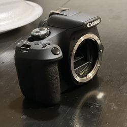 Canon EOS Rebel T7