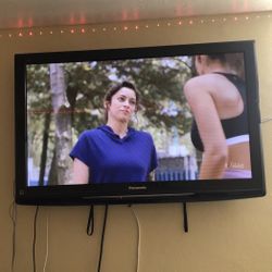 Tv Panasonic 42”  Con Ruku 