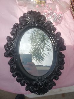 13 small plastic mirrors