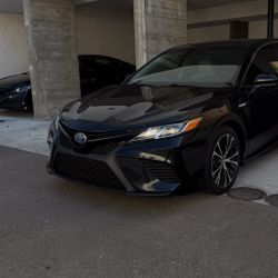 2018 Toyota Camry Hybrid SE