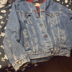 90s Levi Denim Jacket