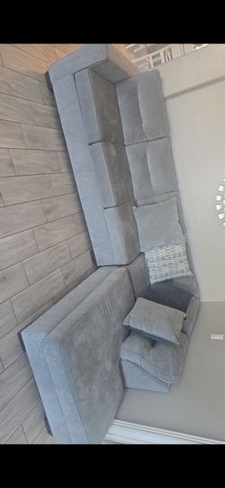 Sectional couches