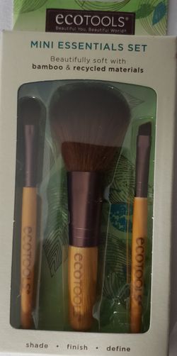 (NEW) MINI ESSENTIAL BRUSHES $7