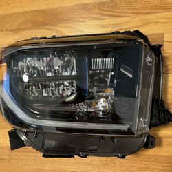 Toyota Tundra Right LED headlight 