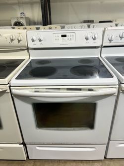 Frigidaire White Electric Range with Glass Cooktop