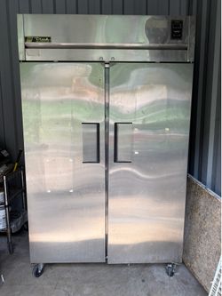 True Commercial Reach-In Refrigerator | 2-Door | 48” x 60”