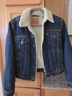 Levi’s Sherpa trucker