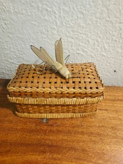 Vintage FOLK ART Grasshopper Basket Split Bamboo with Sika Rattan Binding & Nylon Grasshopper READ
