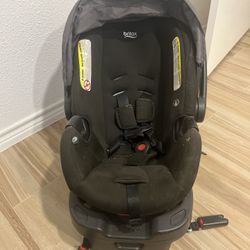 Britax Carseat With Base. Expires 07/31/2027