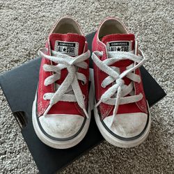 Converse Chuck Taylor All Star Low Top / Infant Size: 8 , Red ( Used) 