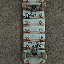 good skateboard deck basically brand new.