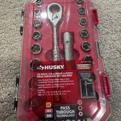 Husky 35 Piece Socket set