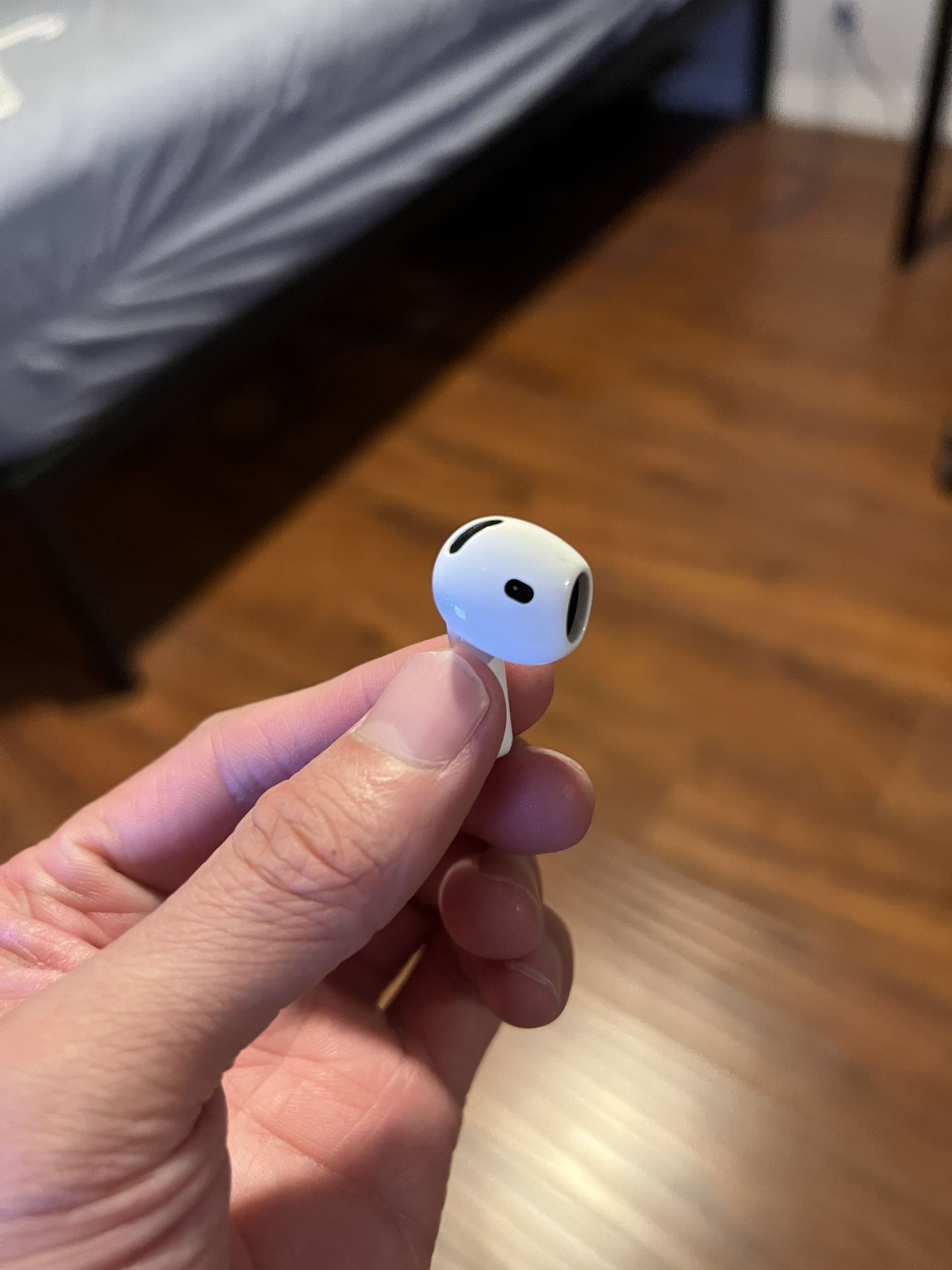 AirPod Gen 4 (Left)