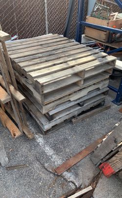 Reclaimed pallet wood