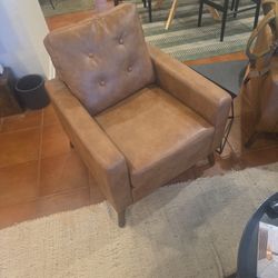 Mid-Century Modern Cognac Leather Accent Chair – Wood Legs – Excellent Condition