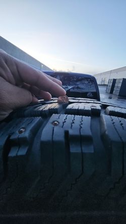 Studded Tire 265 /75R16