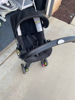 Doona Car Seat & Stroller with Base