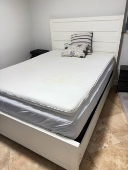 Queen bed rooms to go