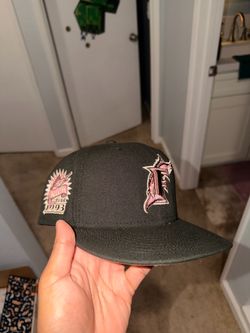 Marlins hat black and pink 7 3/4