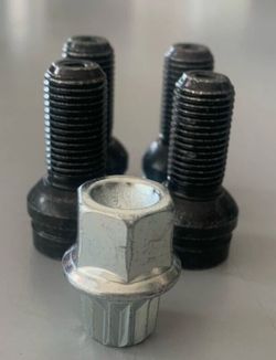 OEM VW Locking lug nut kit- VR6-GTI-TDI-R32