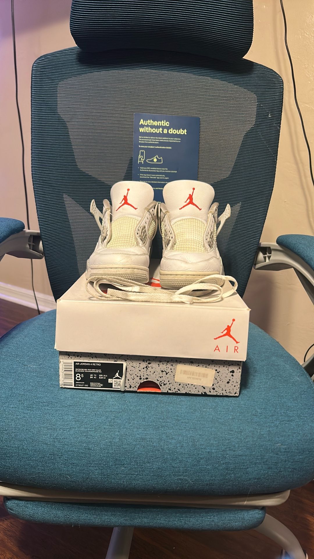 Jordan 4 retro oreos size 8.5