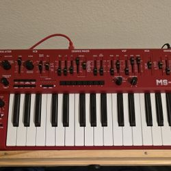 Behringer ms 1 Synth