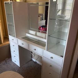 Almost New Adult Vanity