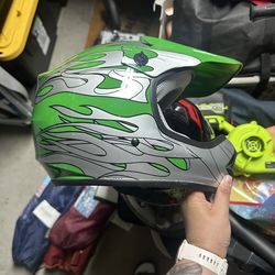 You dirtbike helmet small