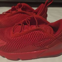 Nike Air Max 270 Boys Size 8c Mismatch Red Running Shoes DM8876-600 Pre-owned