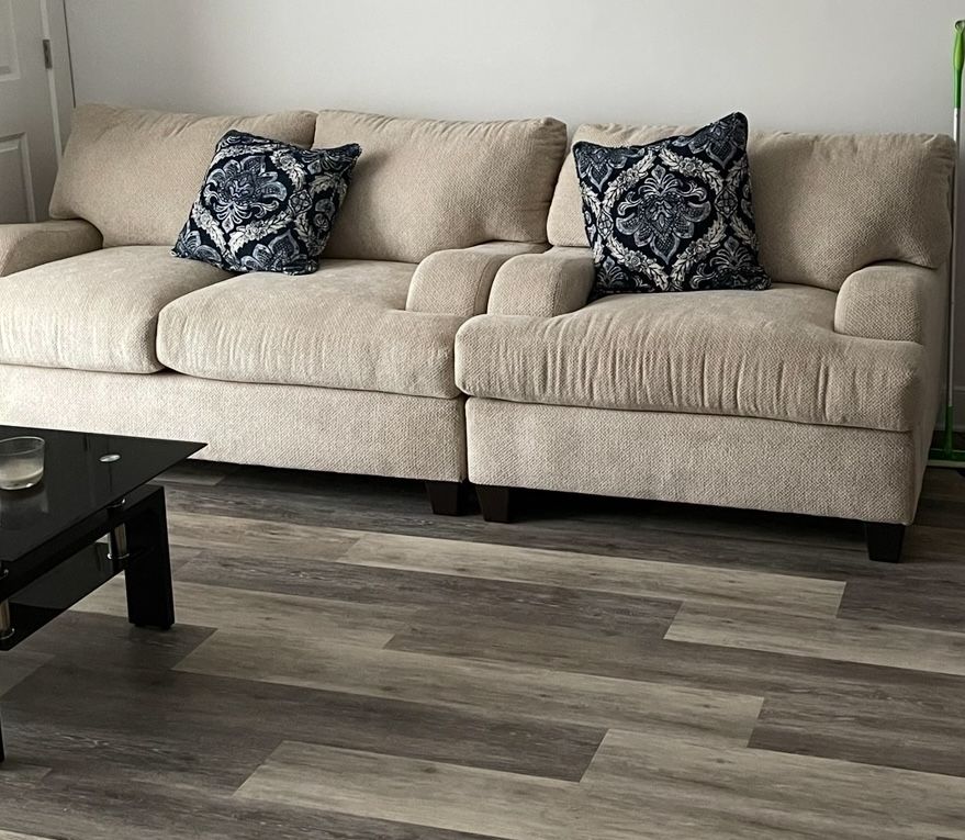 Hamptons Love seat & Oversized chair