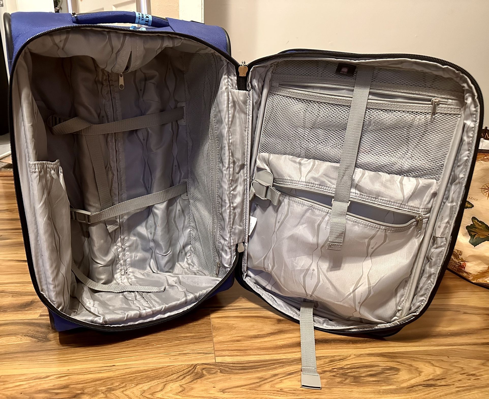 Desley Lightweight Blue Suitcase / Carry On