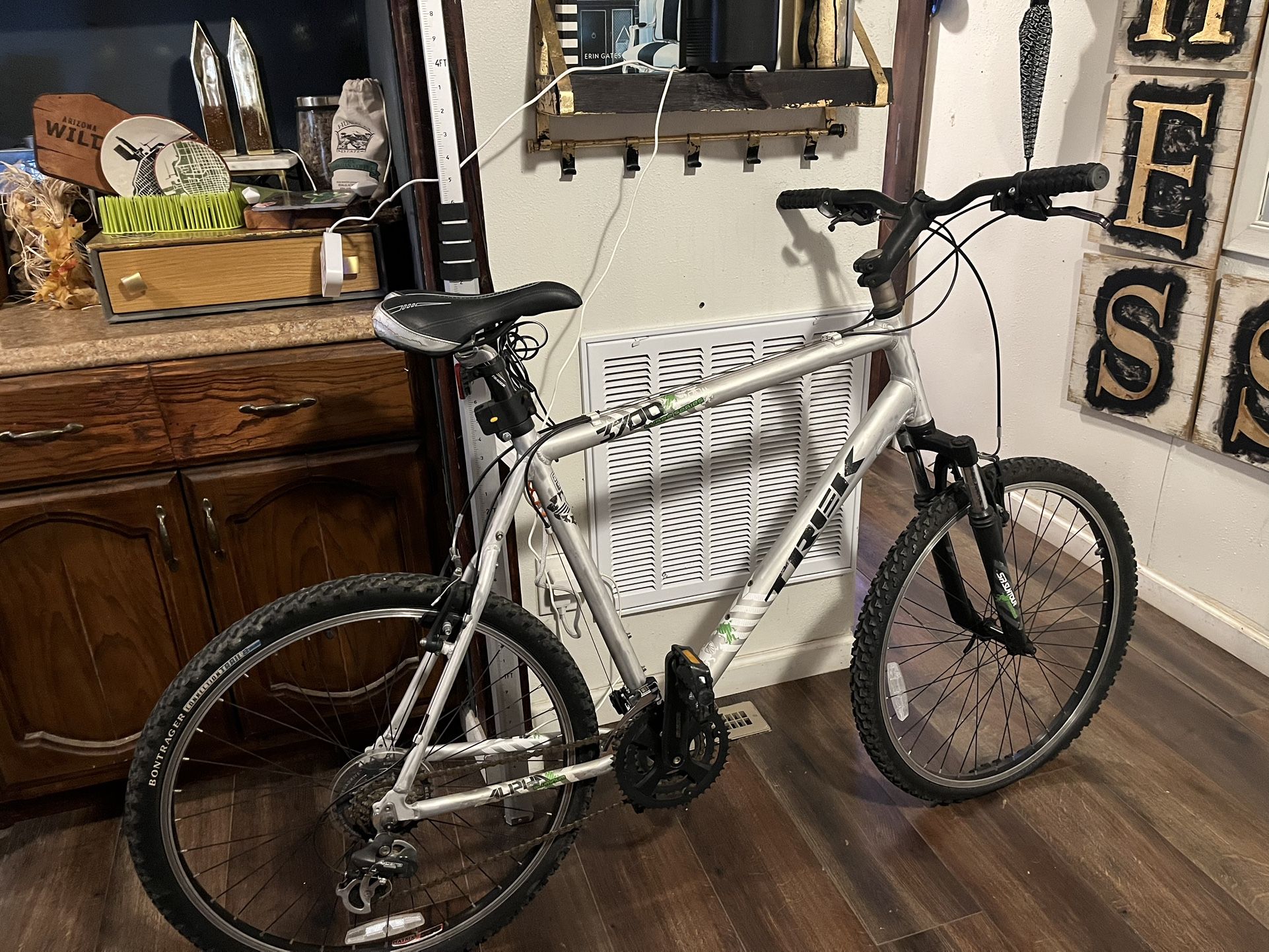Trek alpha 3700 mountain bike