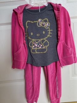 Girl’s jogging suit