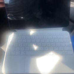 10th Gen With Magic Case